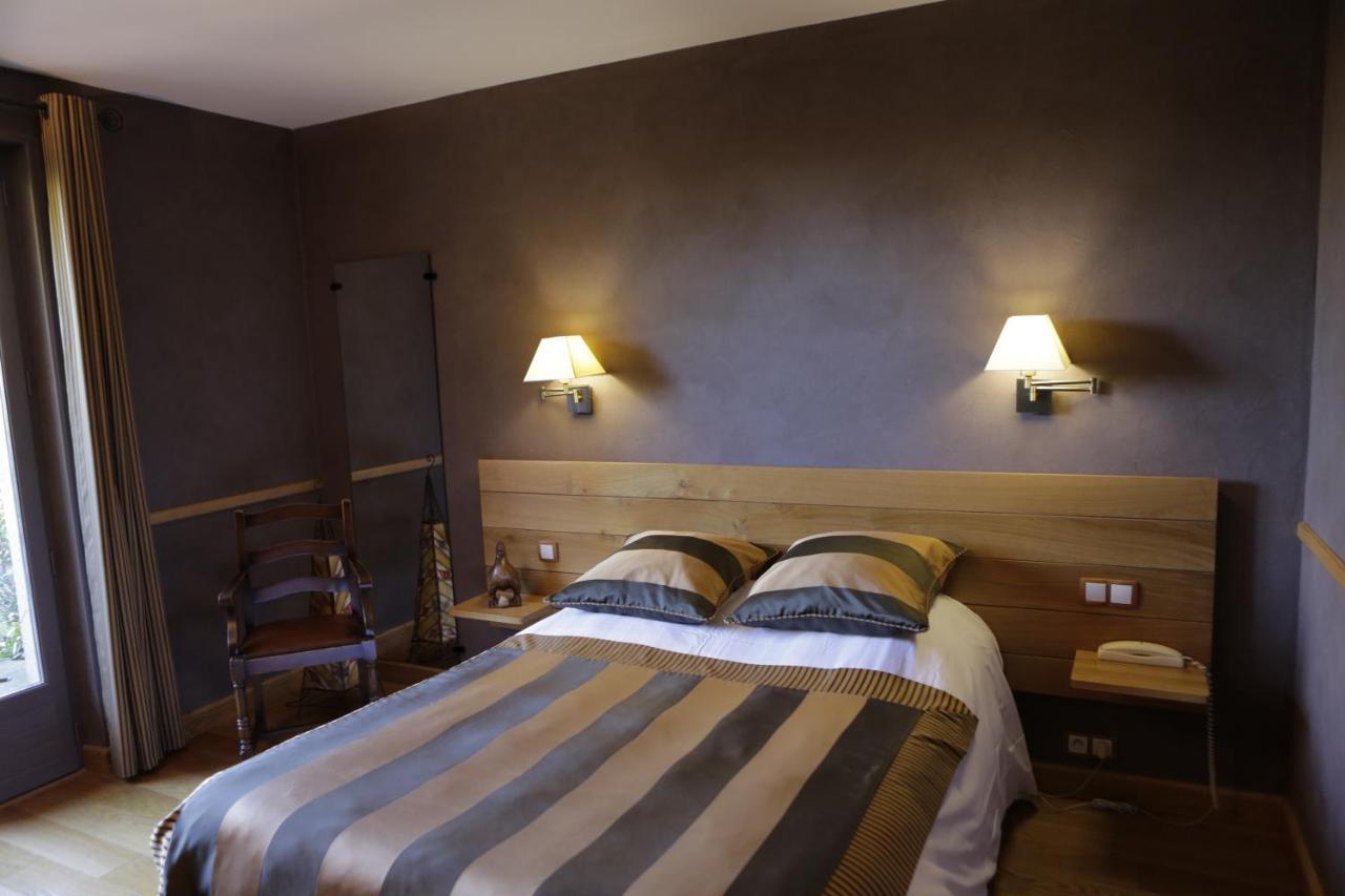 Logis Auberge Du Barrez Mur-de-Barrez エクステリア 写真