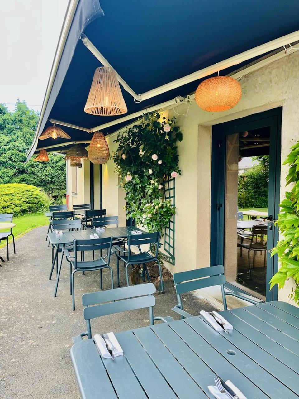 Logis Auberge Du Barrez Mur-de-Barrez エクステリア 写真