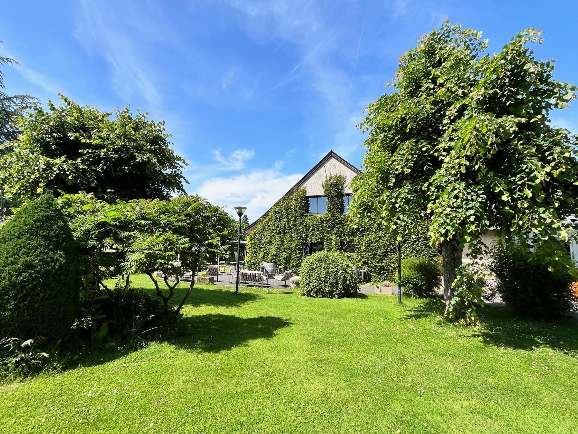 Logis Auberge Du Barrez Mur-de-Barrez エクステリア 写真